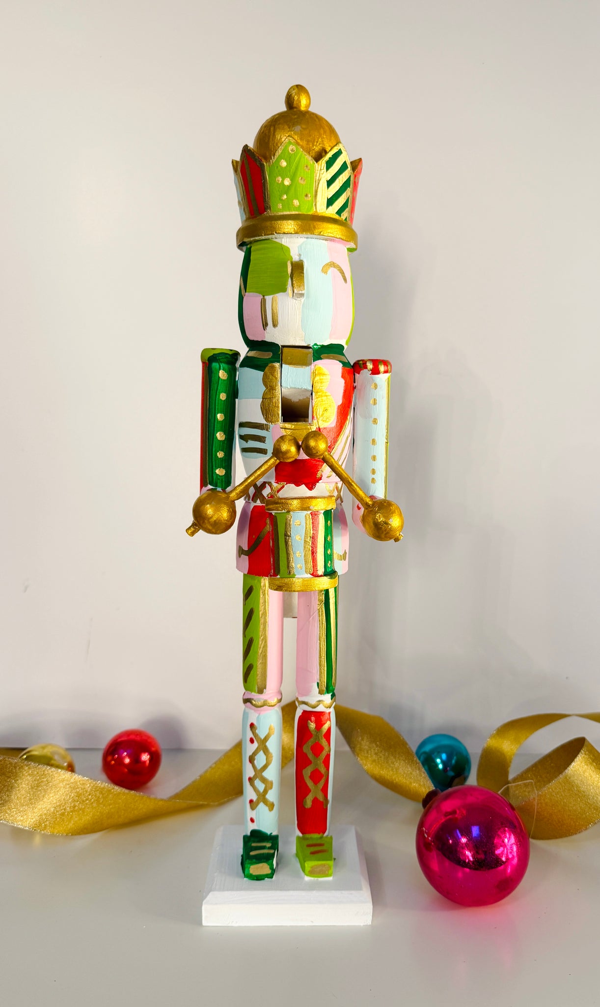 XL Nutcracker - Cinnamon