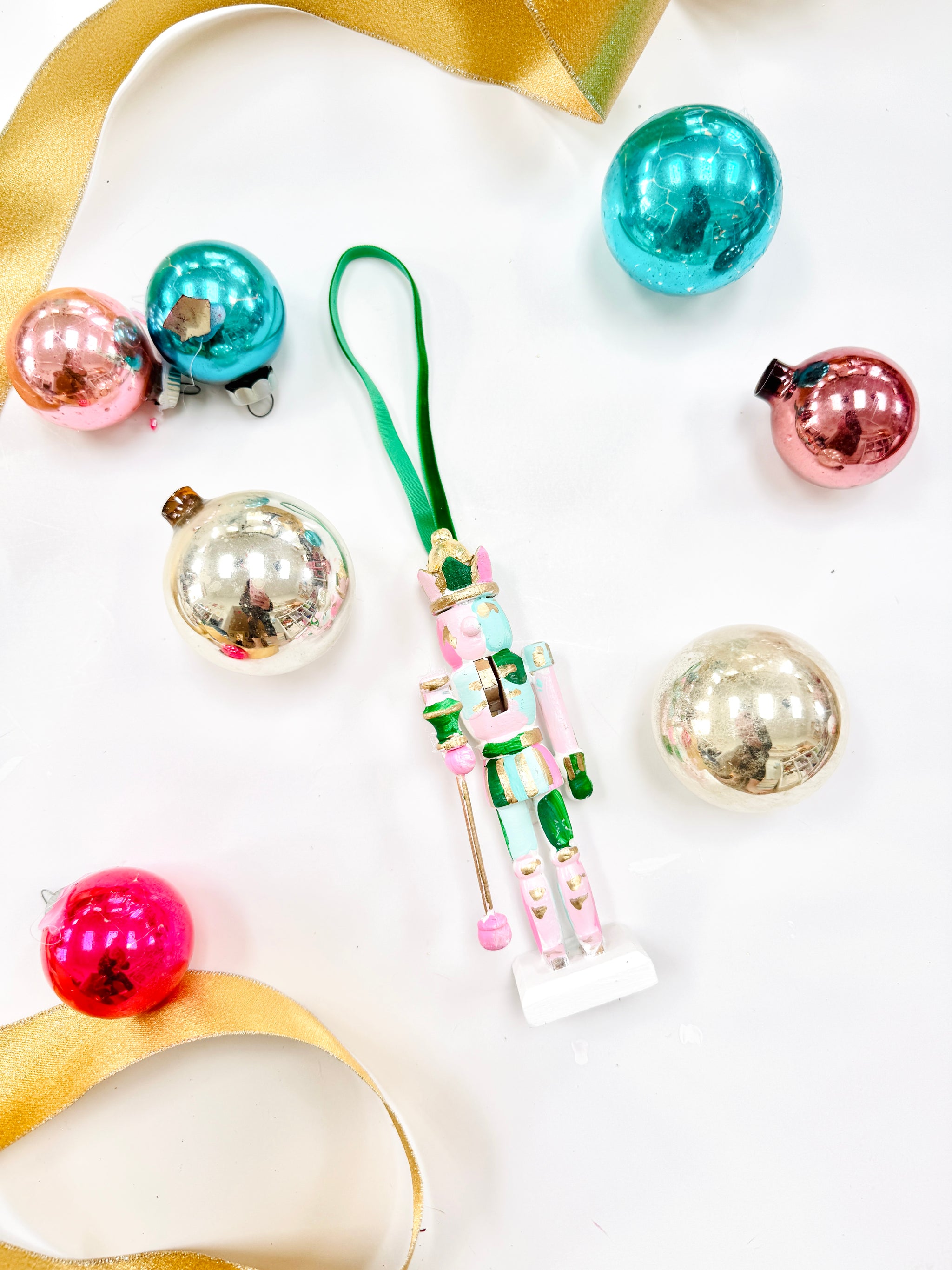 MERRY & BRIGHT NUTCRACKERS – Hillary Einwick Design